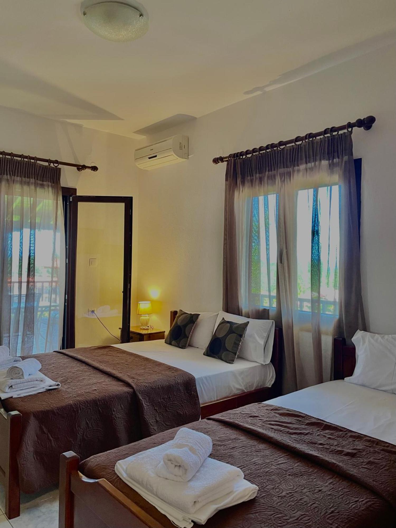 Anna Dani Apartments Vourvourou Esterno foto