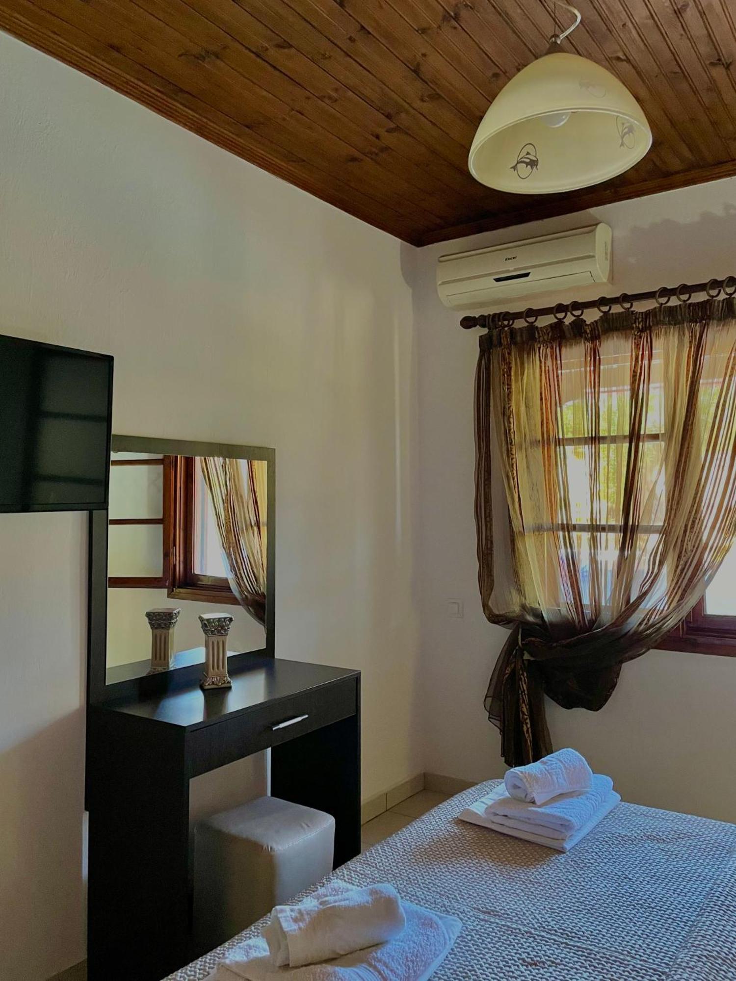 Anna Dani Apartments Vourvourou Esterno foto