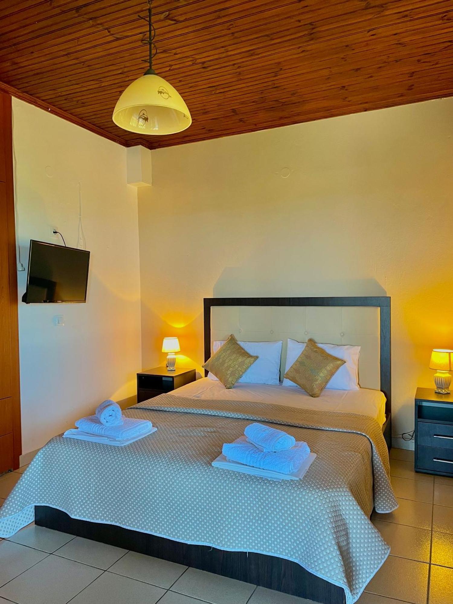 Anna Dani Apartments Vourvourou Esterno foto